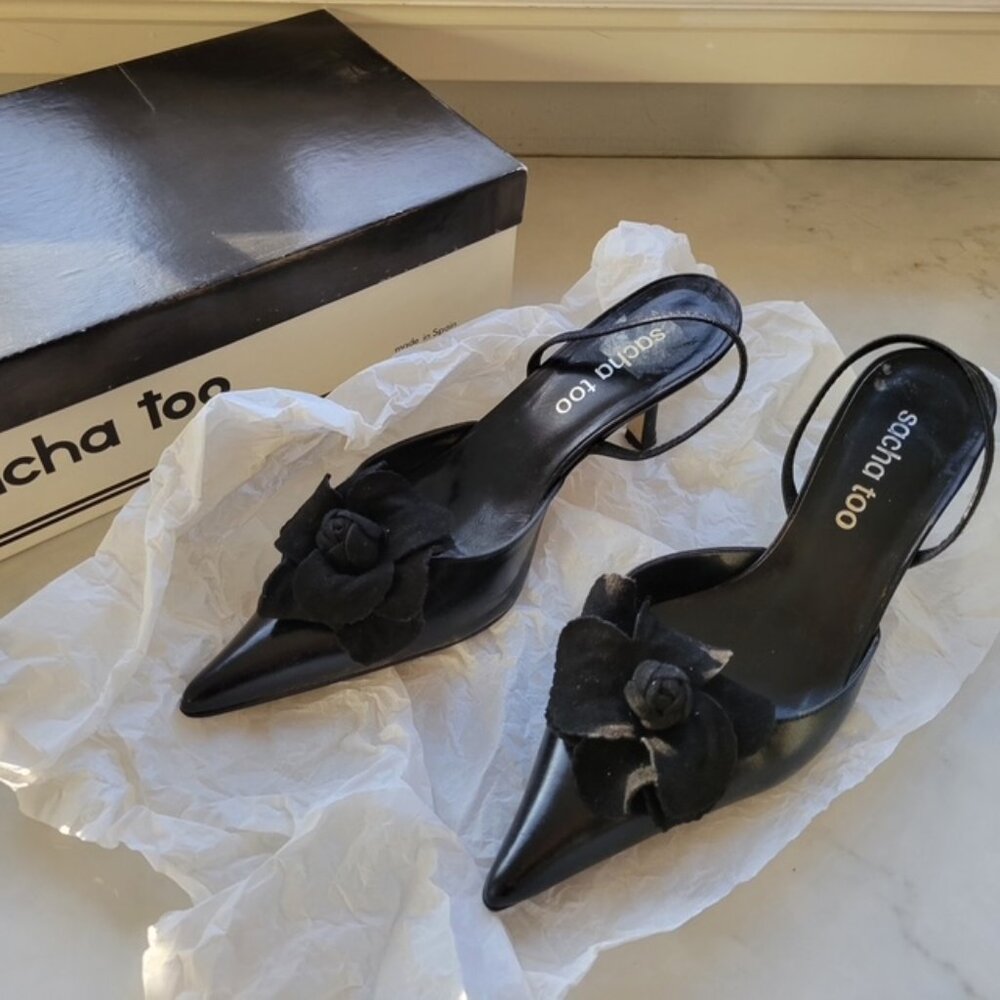 Womens sexy black sling back heels with suede flower accent - 7.5